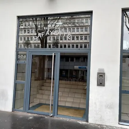 Au Centre De La Part Dieu * ليون